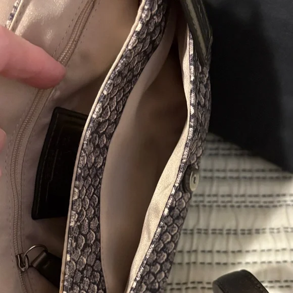 🐍 Coach Python Print Flap Crossbody Bag – Metallic Leather Trim - Picture 4 of 6